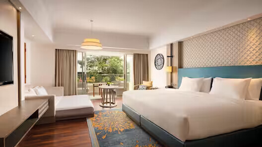 Family Room King Bed 